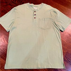 🔥Like New Duluth Trading Company green 3 button 1 pocket long tail T